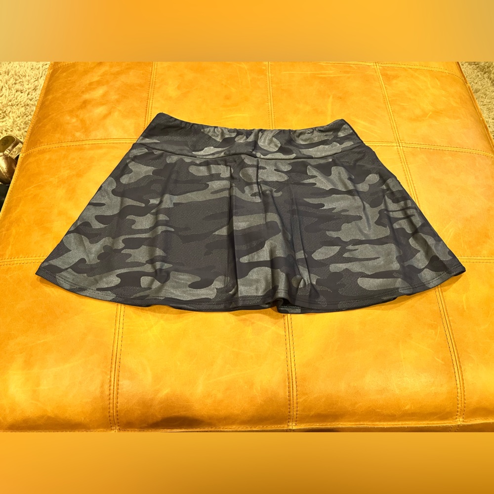 Queen of the Court Athletic Skirt/Skort Navy Camo Sz.M EUC